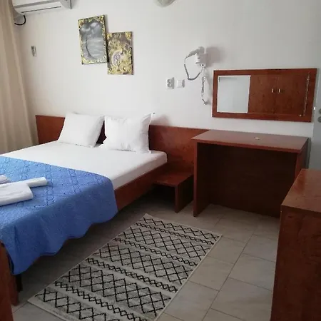Gazde/Camere de închiriat Epat *