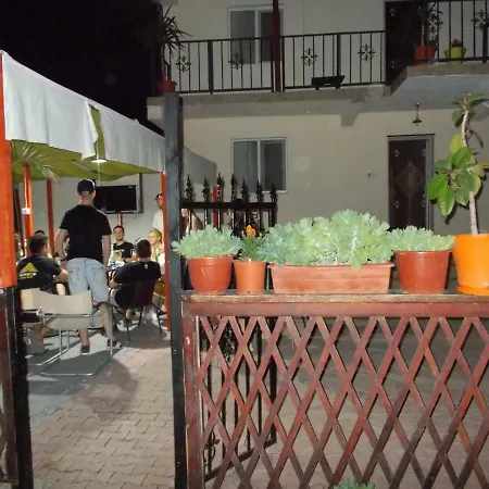 Gazde/Camere de închiriat Epat *
